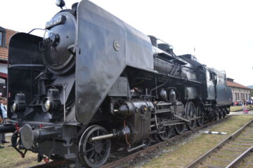 Maďarská parní lokomotiva 424